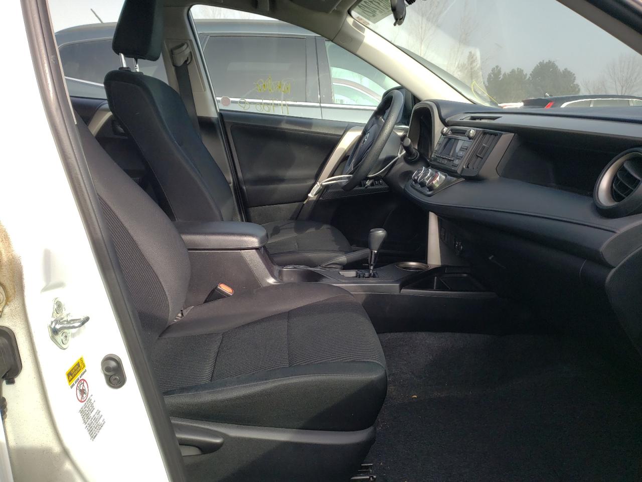 Photo 5 from auction – 2015 TOYOTA RAV4 LE with VIN 2T3BFREV0FW371695
