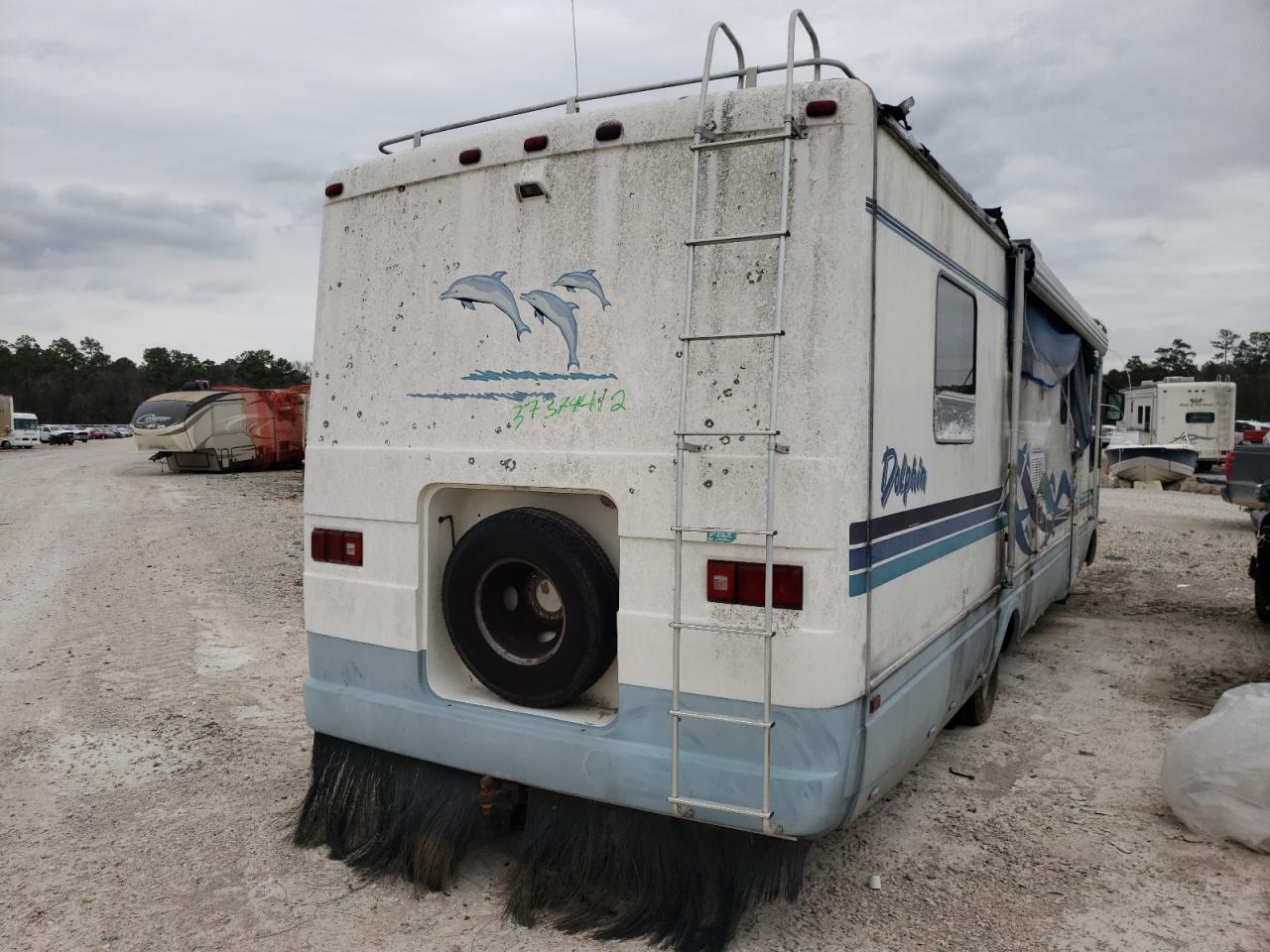 Photo 4 from auction – 1996 DOLP MOTORHOME with VIN 3FCMF53G8TJA01020