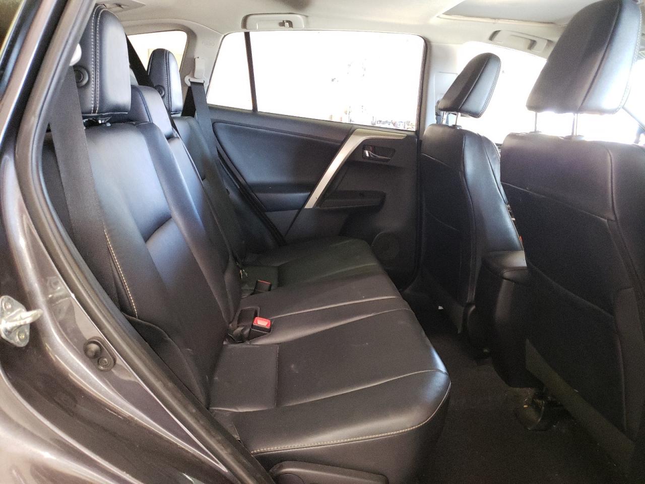 Photo 6 from auction – 2015 TOYOTA RAV4 LIMIT with VIN 2T3DFREV9FW335559