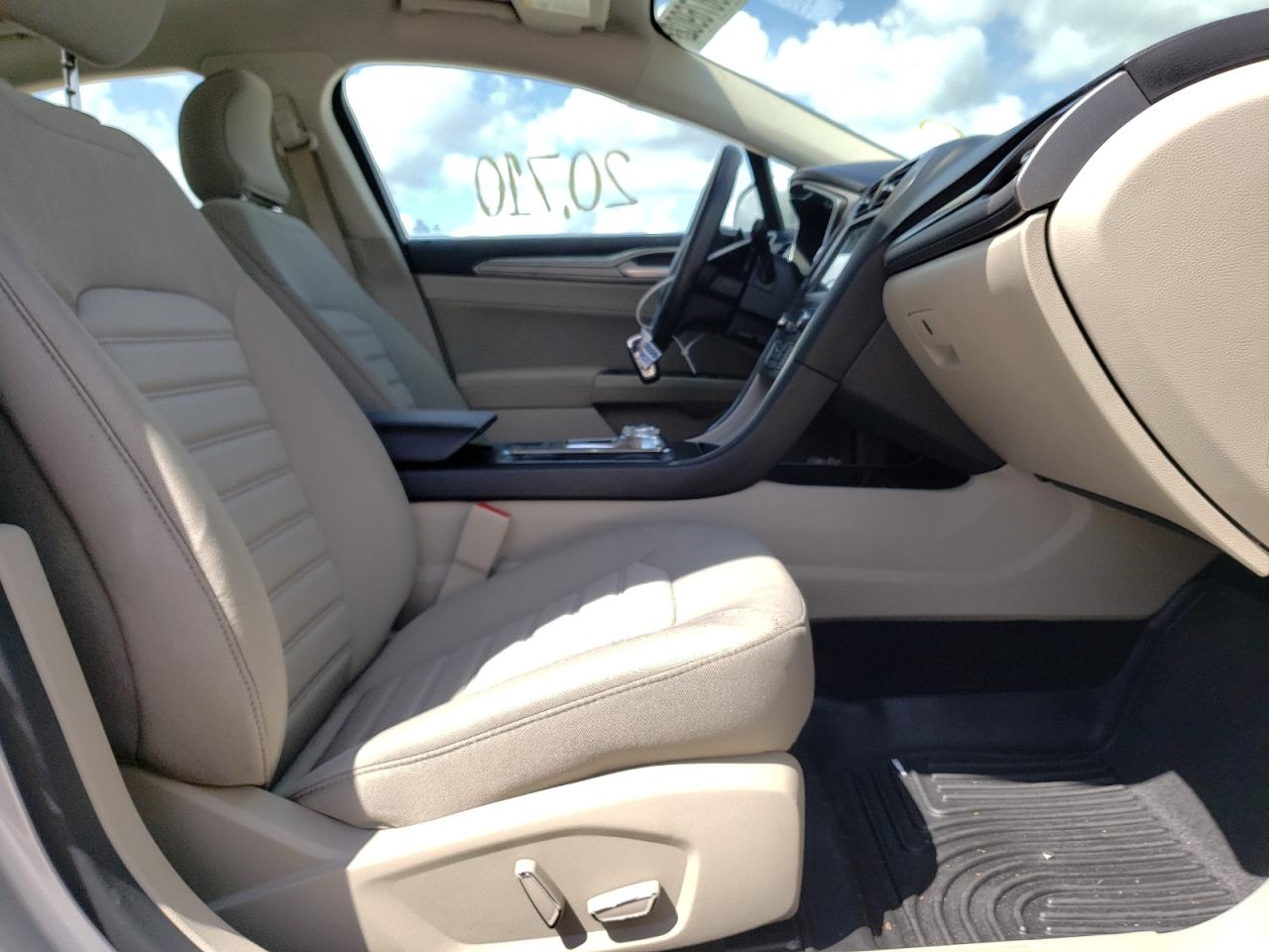 Photo 5 from auction – 2019 FORD FUSION SE with VIN 3FA6P0HD2KR161830