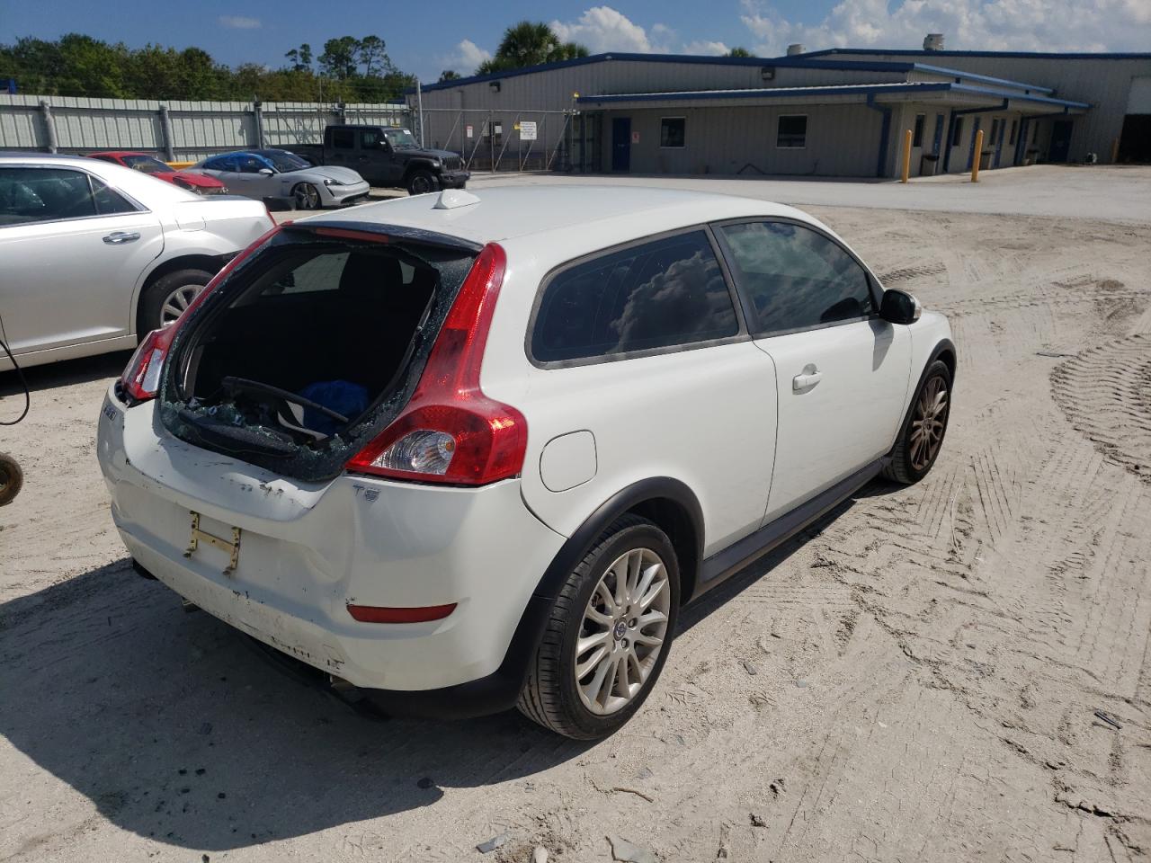 Photo 4 from auction – 2012 VOLVO C30 T5 with VIN YV1672MK1C2285811