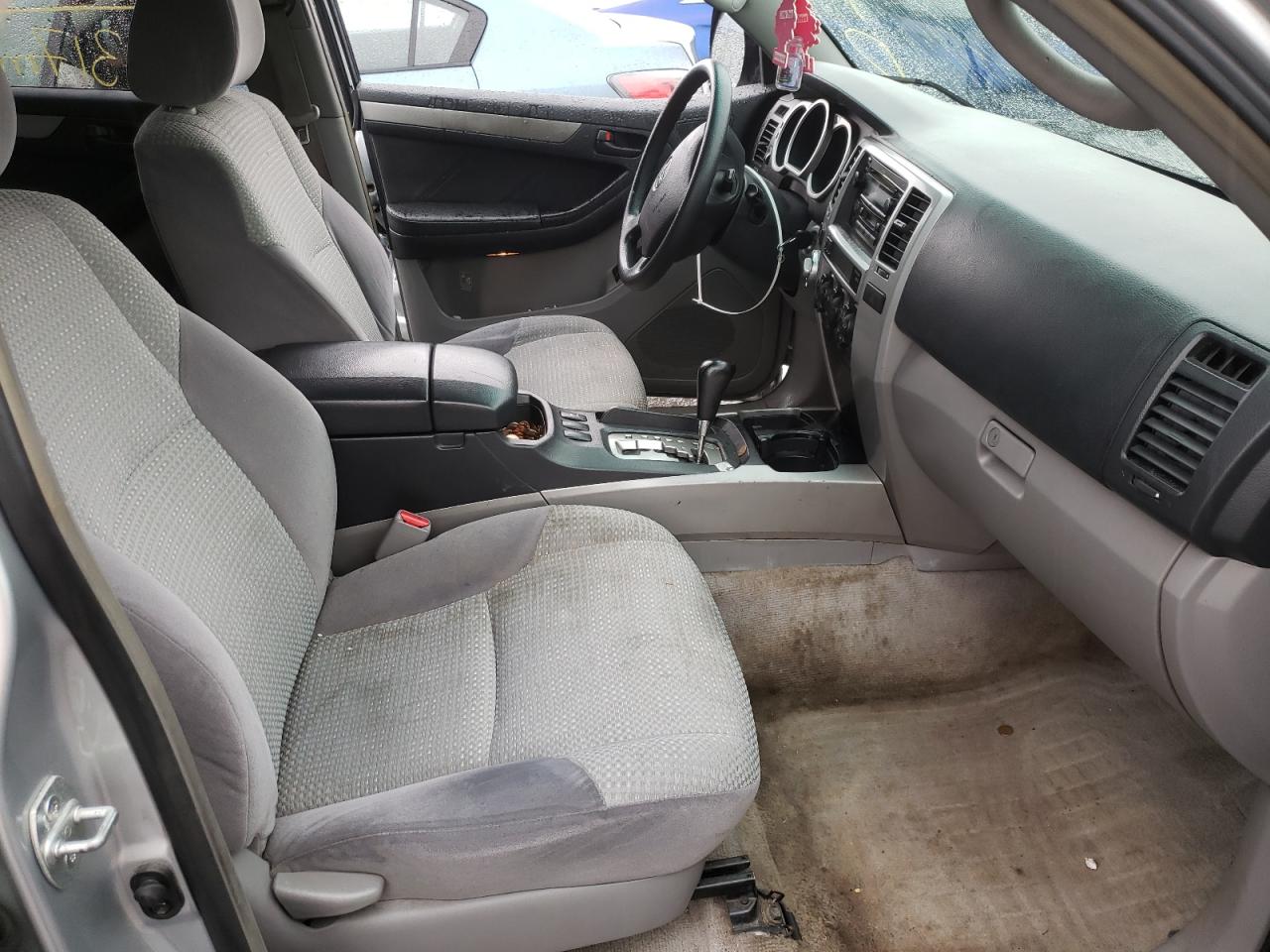 Photo 5 from auction – 2005 TOYOTA 4 RUNNER with VIN JTEBU14R650063246