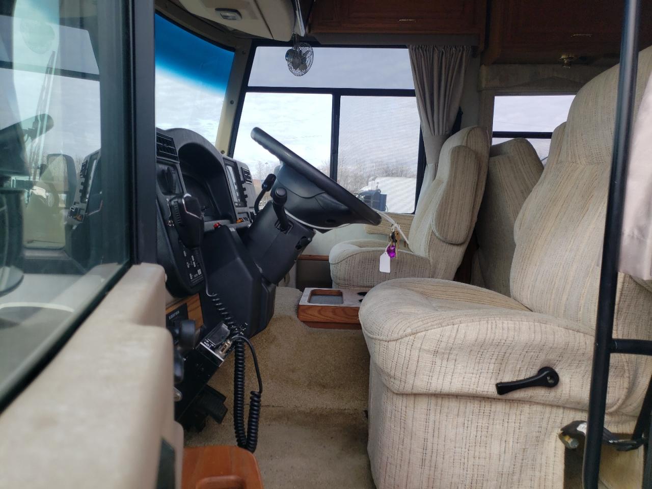 Photo 5 from auction – 2000 FORD F550 SUPER with VIN 3FCNF53S9YJA08252