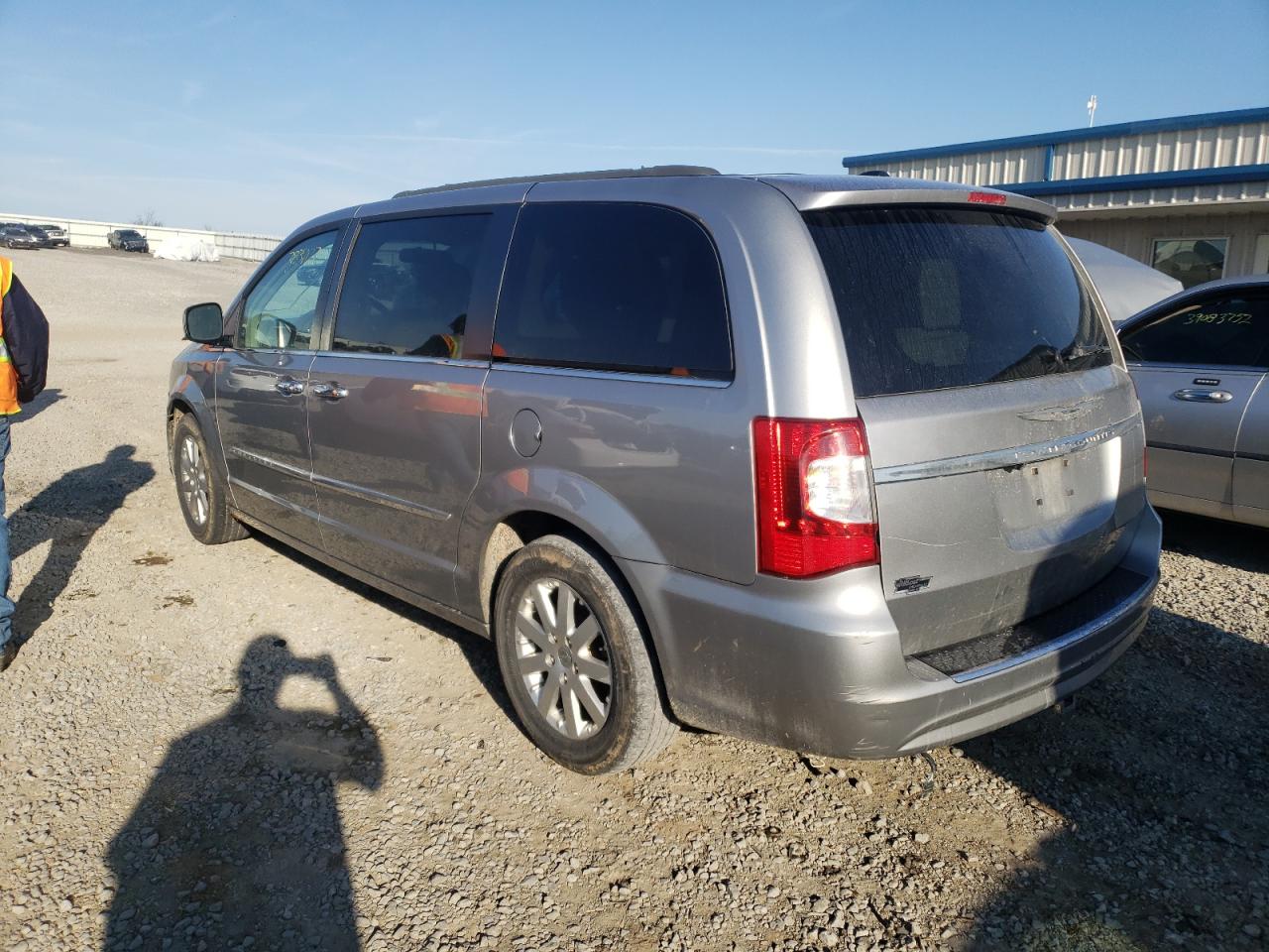 Photo 3 from auction – 2016 CHRYSLER TOWN & COU with VIN 2C4RC1BG8GR247765