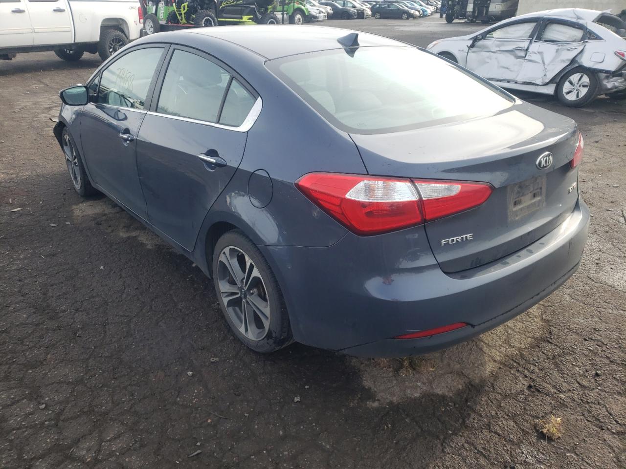 Foto 3 de la subasta – 2015 KIA FORTE EX con VIN KNAFX4A85F5371245