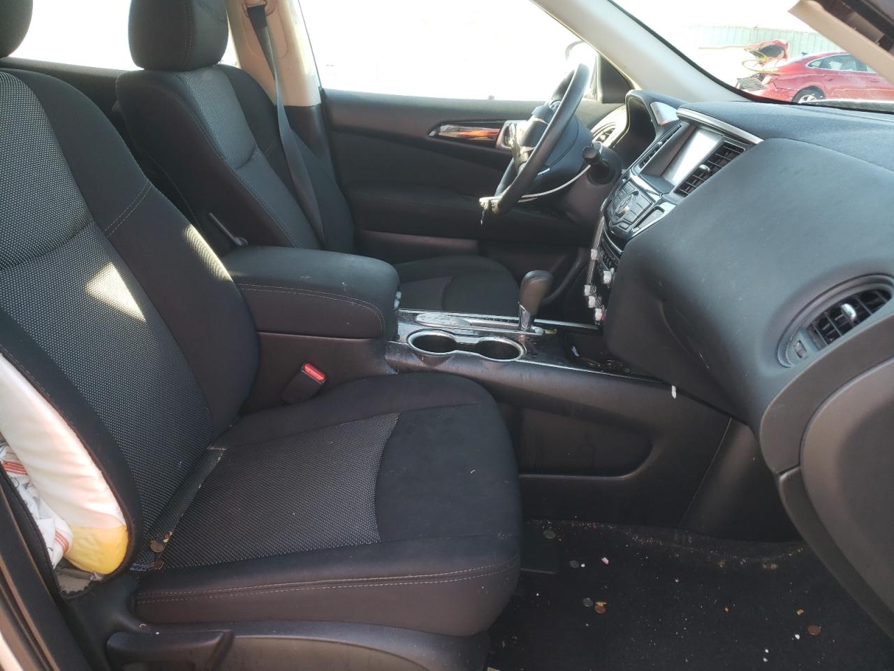 Photo 5 from auction – 2017 NISSAN PATHFINDER with VIN 5N1DR2MN4HC606254