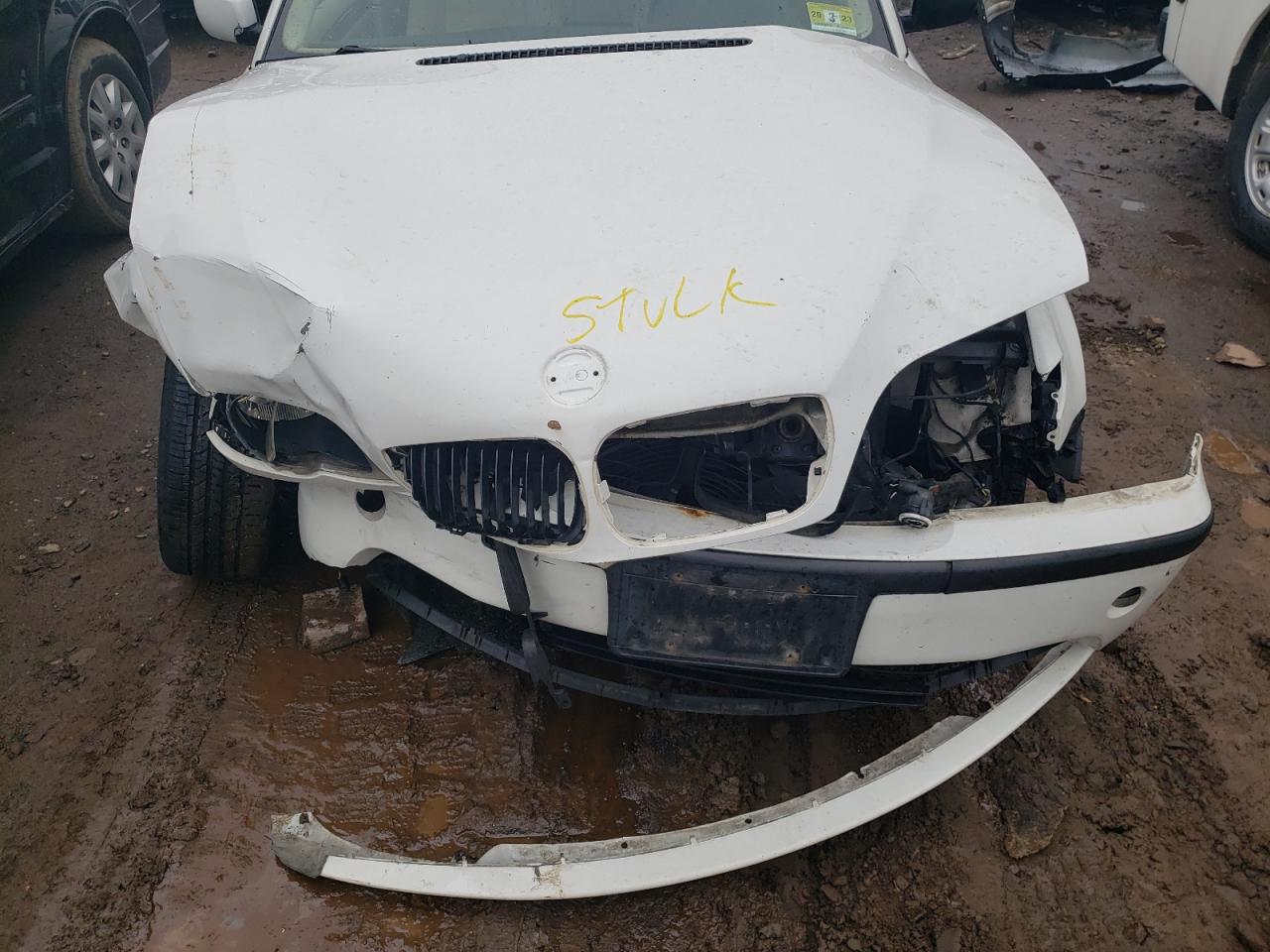 Photo 7 from auction – 2005 BMW 325 I with VIN WBAEV33425KW17108