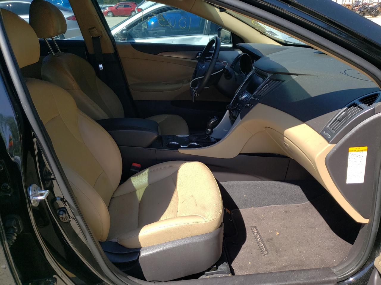 Photo 5 from auction – 2012 HYUNDAI SONATA HYB with VIN KMHEC4A44CA055082