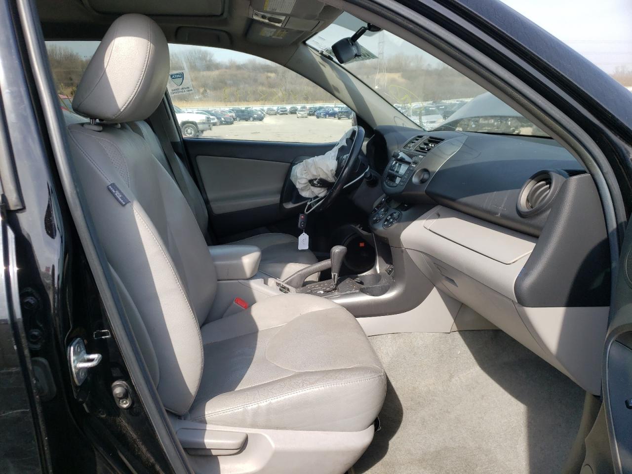 Photo 5 from auction – 2011 TOYOTA RAV4 LIMIT with VIN 2T3YF4DV4BW084935