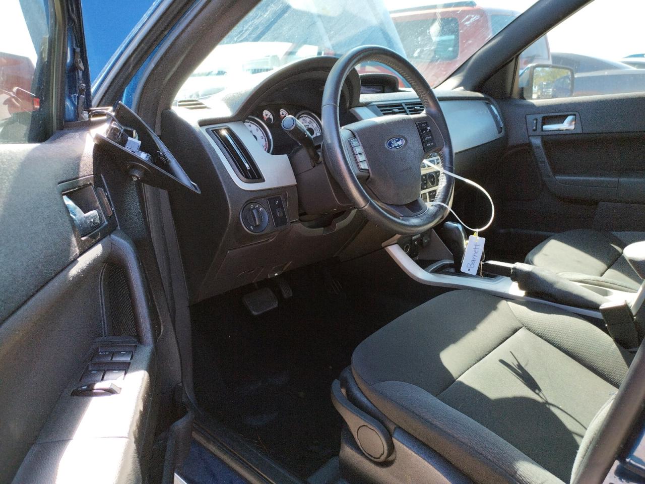 Photo 9 from auction – 2008 FORD FOCUS SE with VIN 1FAHP35N08W256898