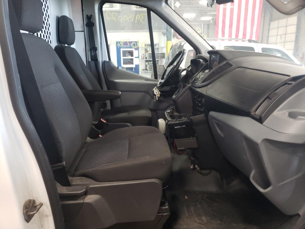 Photo 5 from auction – 2018 FORD TRANSIT T- with VIN 1FTYR2XM3JKA26496