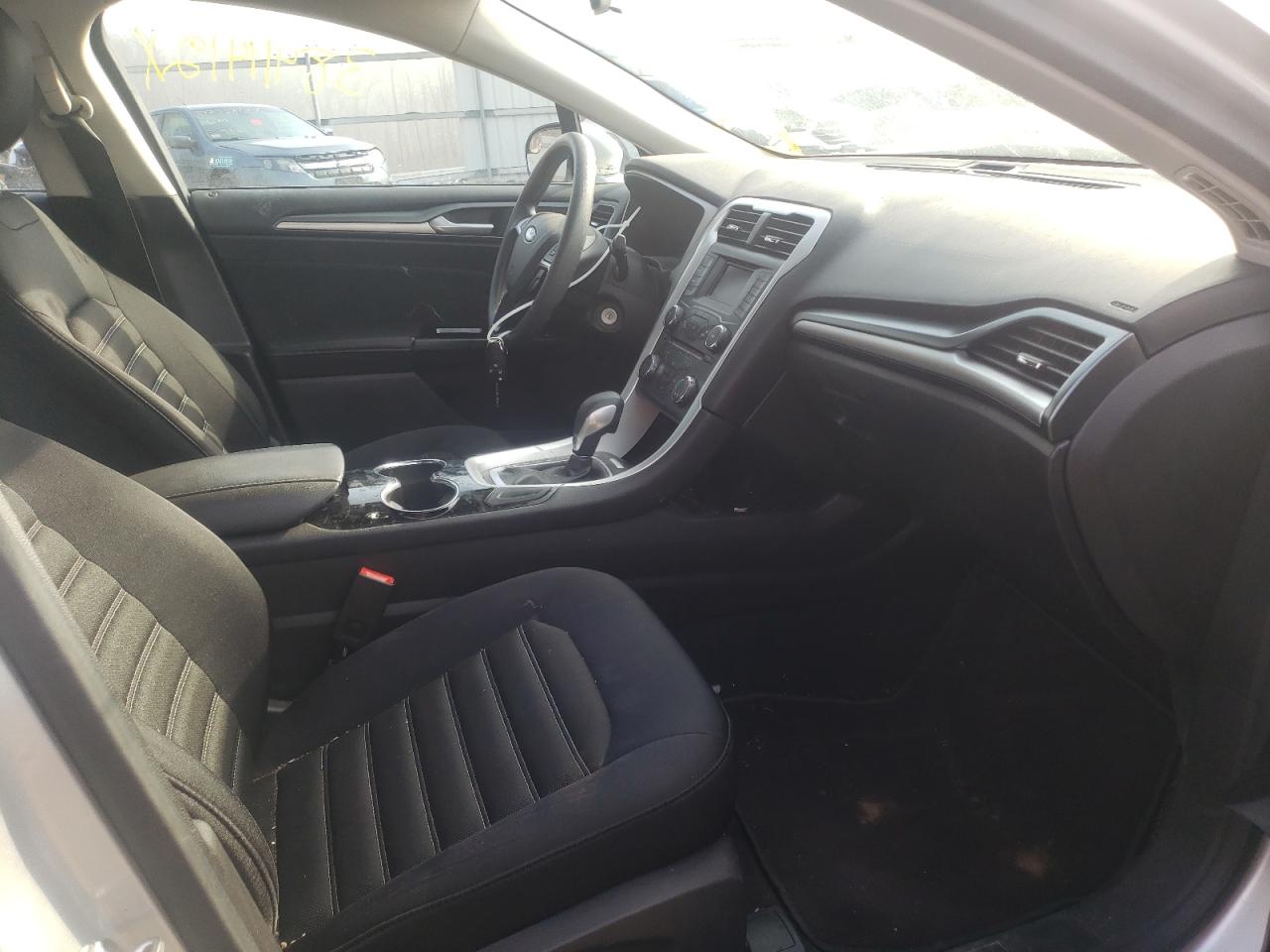 Photo 5 from auction – 2015 FORD FUSION SE with VIN 3FA6P0H75FR302485