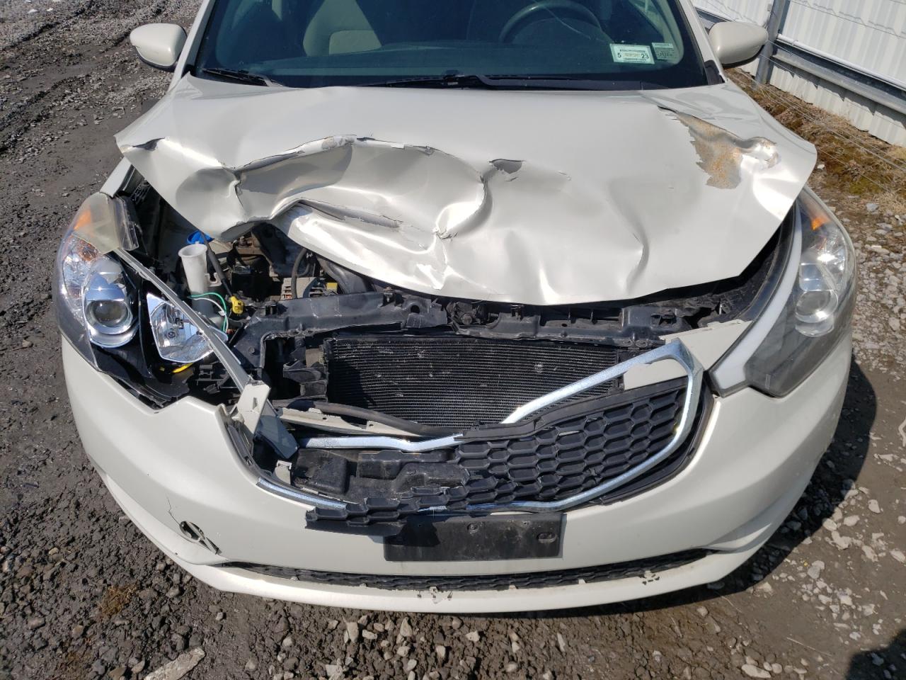 Photo 9 from auction – 2015 KIA FORTE LX with VIN KNAFK4A62F5422634
