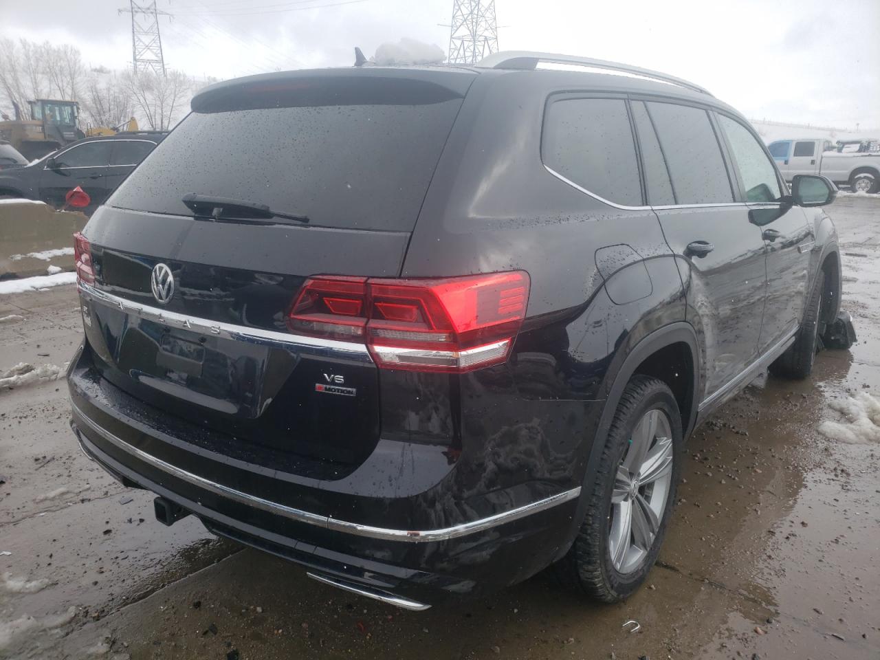 Photo 4 from auction – 2018 VOLKSWAGEN ATLAS SE with VIN 1V2PR2CA3JC587264