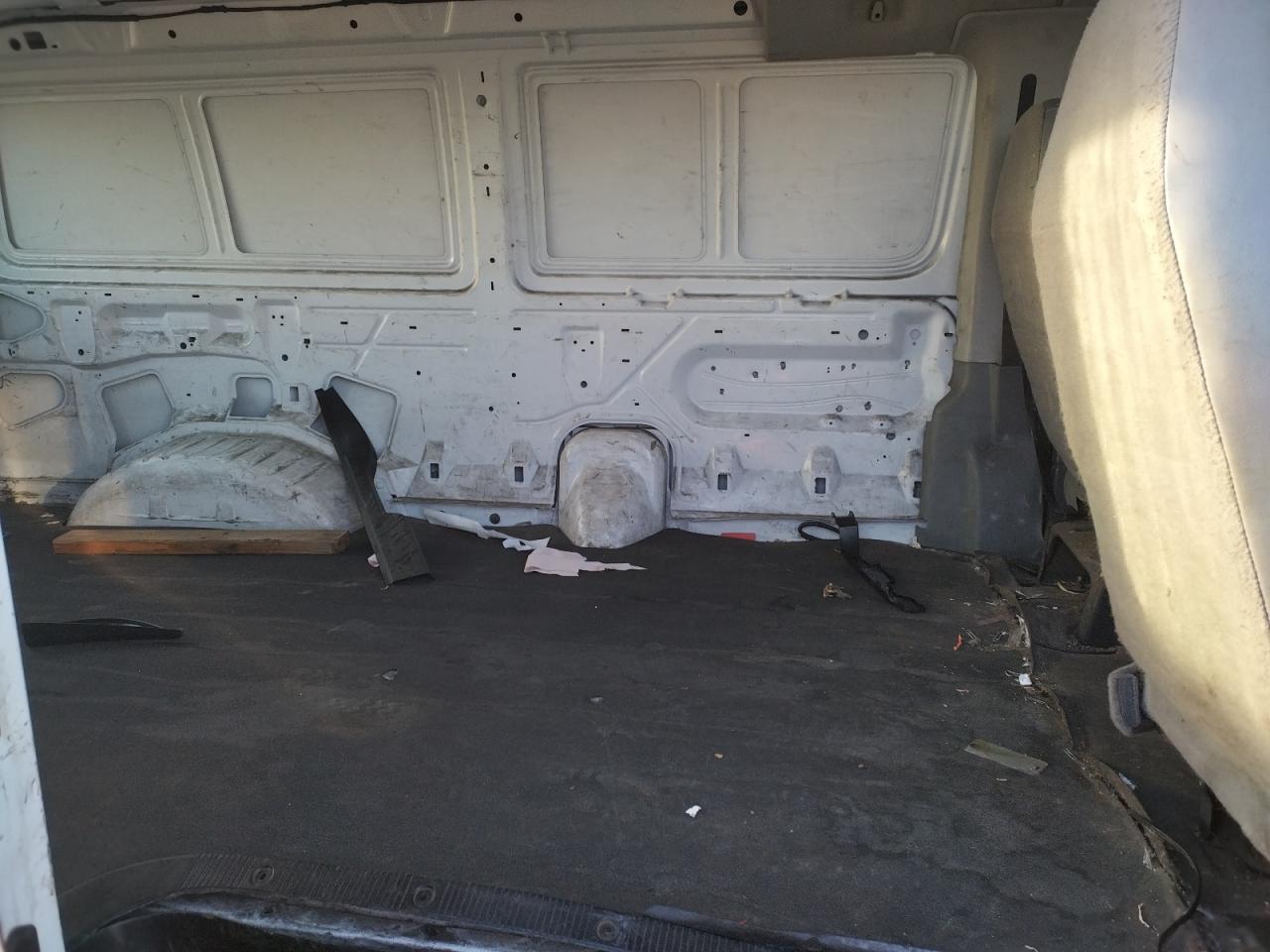 Photo 6 from auction – 2004 FORD ECONOLINE with VIN 1FTNE24L54HB42780
