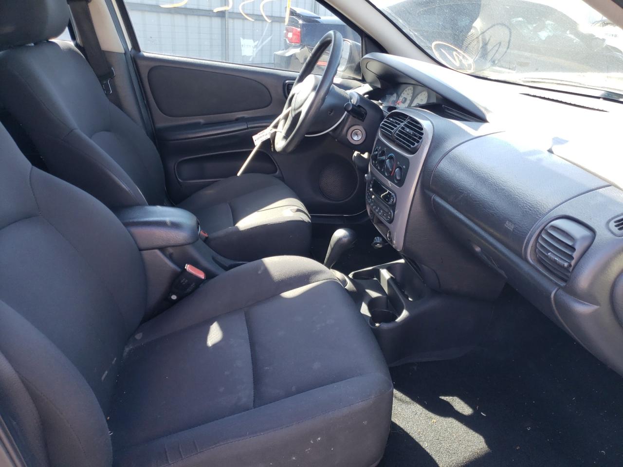 Photo 5 from auction – 2005 DODGE NEON SXT with VIN 1B3ES56C55D151934