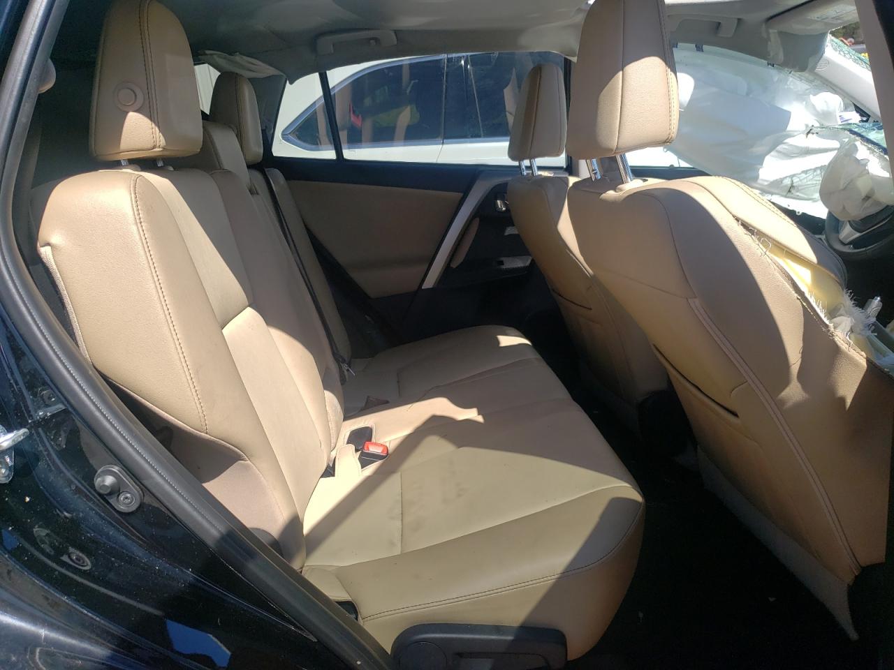 Photo 6 from auction – 2015 TOYOTA RAV4 LIMIT with VIN 2T3YFREVXFW203136
