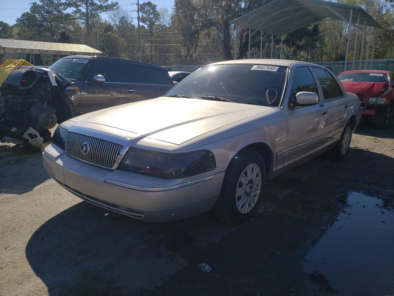 Photo 2 from auction – 2004 MERCURY GRAND MARQ with VIN 2MEFM74W34X653840