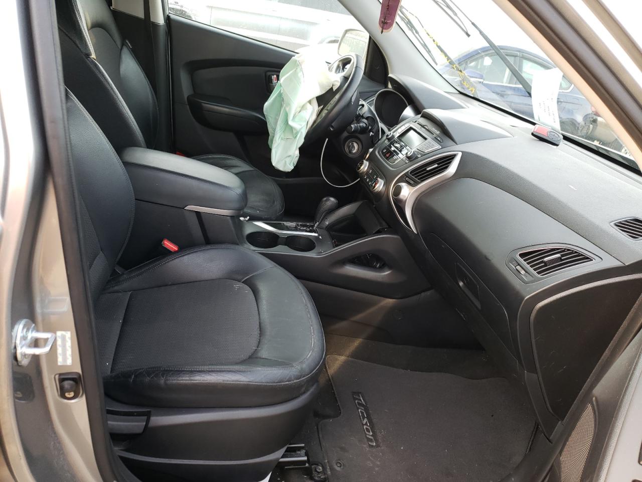 Photo 5 from auction – 2012 HYUNDAI TUCSON GLS with VIN KM8JU3AC2CU321193