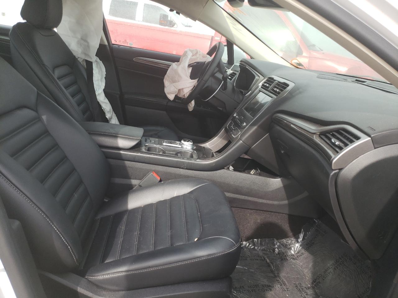 Photo 5 from auction – 2020 FORD FUSION SEL with VIN 3FA6P0CD3LR192223