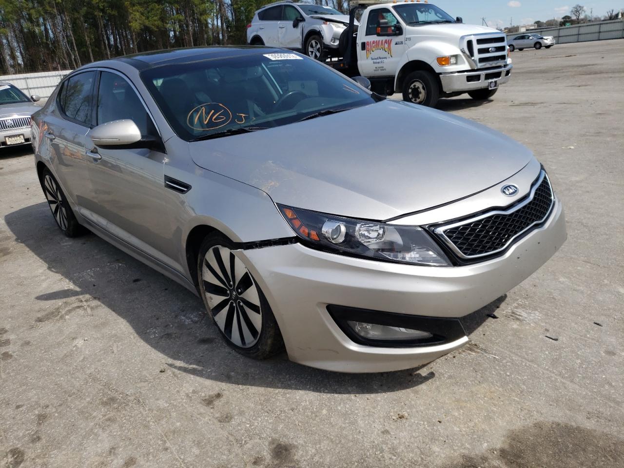 KIA OPTIMA 2012 with VIN 5XXGR4A68CG041400 - Photo from auction