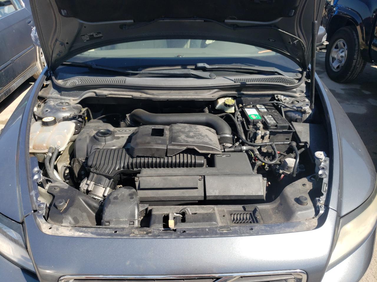 Photo 7 from auction – 2011 VOLVO S40 T5 with VIN YV1672MS3B2550632