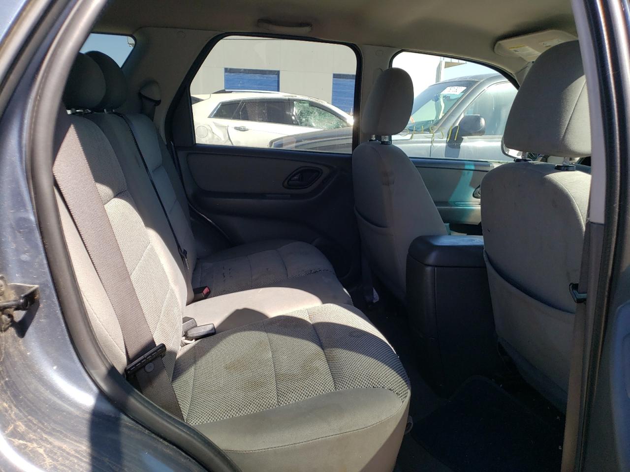 Photo 6 from auction – 2005 FORD ESCAPE XLT with VIN 1FMYU93115KA41454