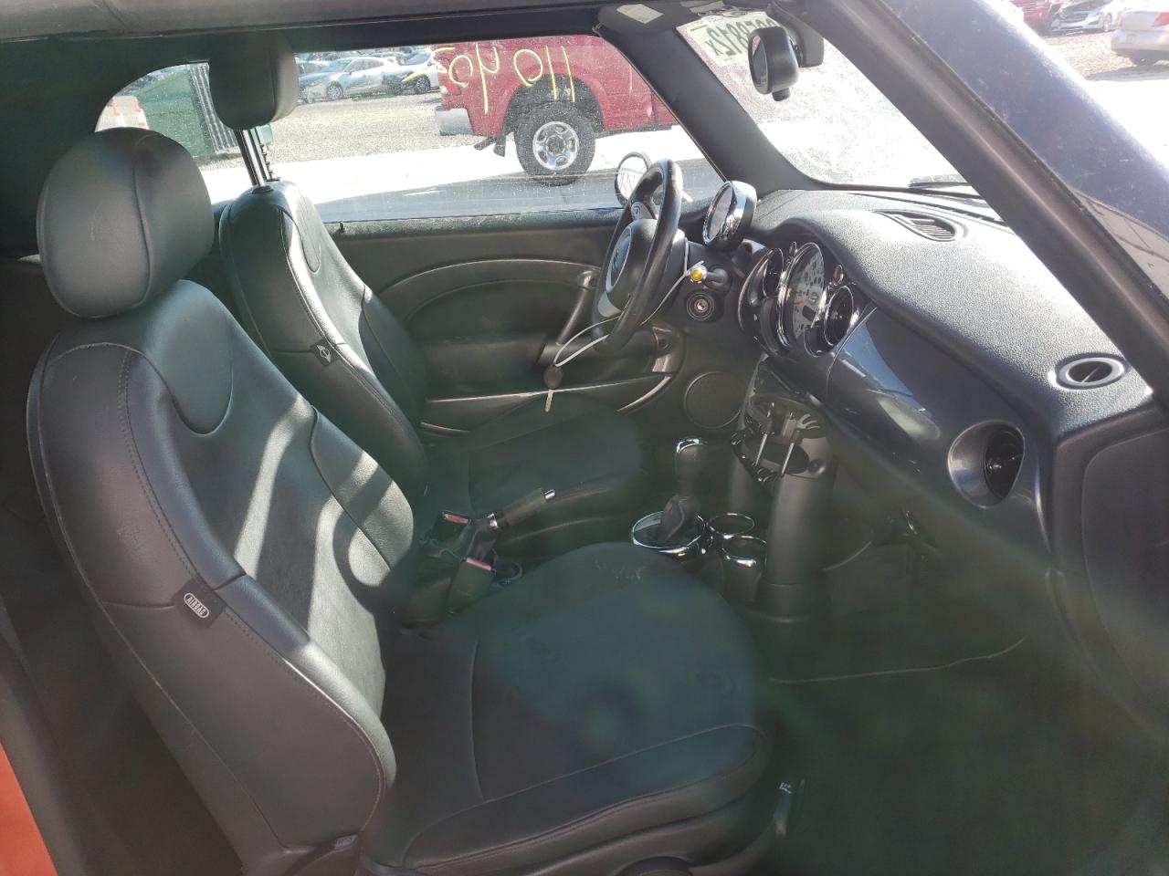 Photo 5 from auction – 2006 MINI COOPER with VIN WMWRF33566TG16050
