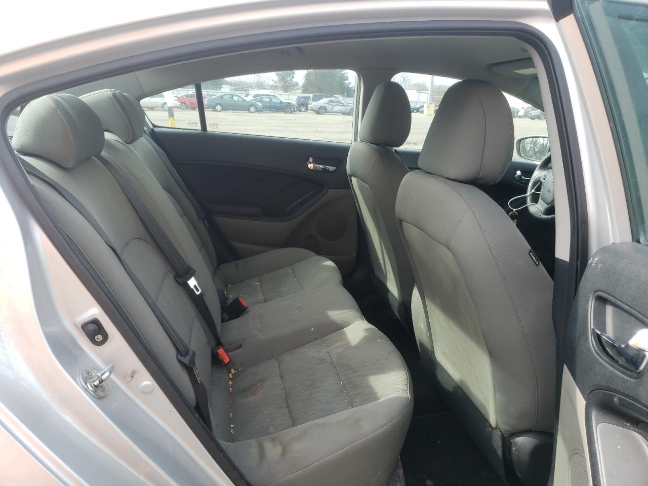 Photo 6 from auction – 2015 KIA FORTE LX with VIN KNAFK4A60F5379072