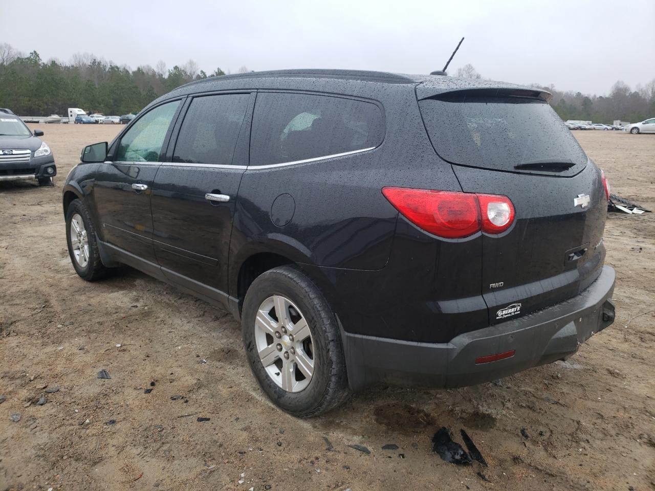 Photo 3 from auction – 2010 CHEVROLET TRAVERSE L with VIN 1GNLVFED2AS138438