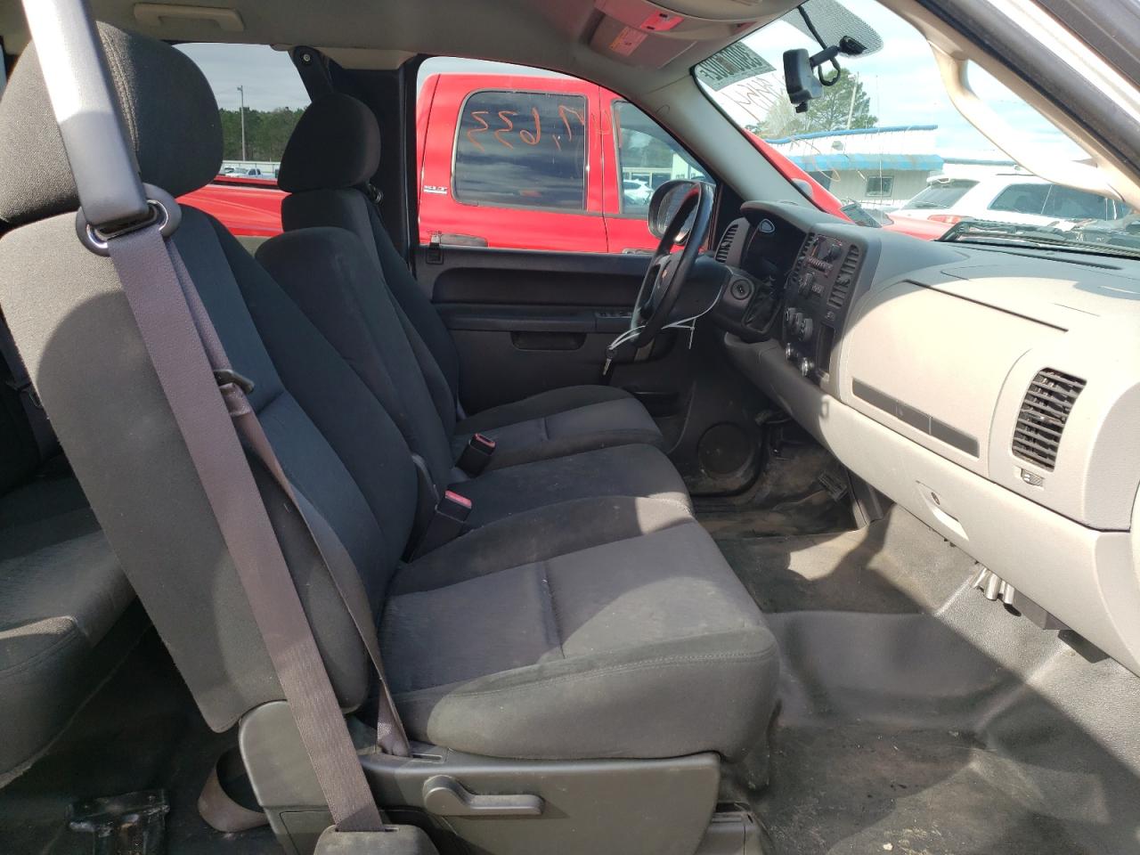 Photo 5 from auction – 2011 CHEVROLET SILVERADO with VIN 1GCRCREA0BZ228454
