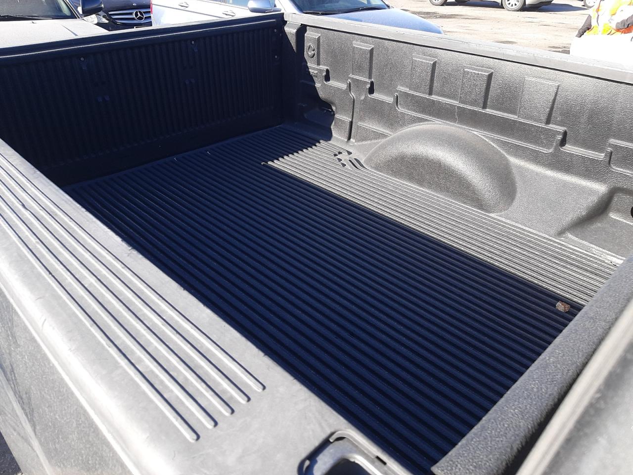 Photo 6 from auction – 2005 FORD F150 with VIN 1FTRF12205NB62229