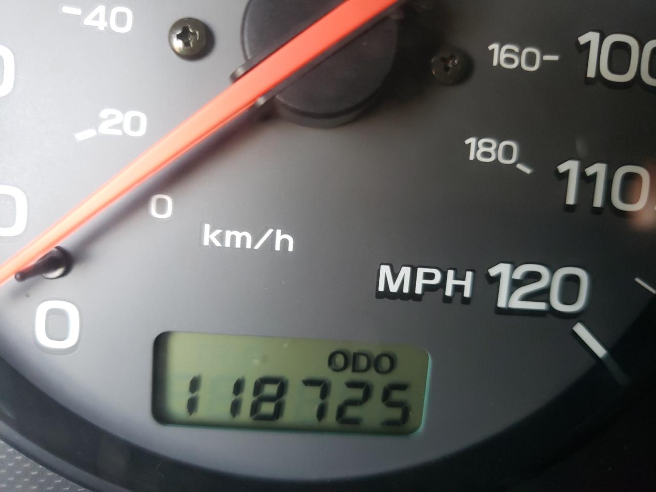Photo 8 from auction – 2000 SUBARU LEGACY OUT with VIN 4S3BH6651Y7605980