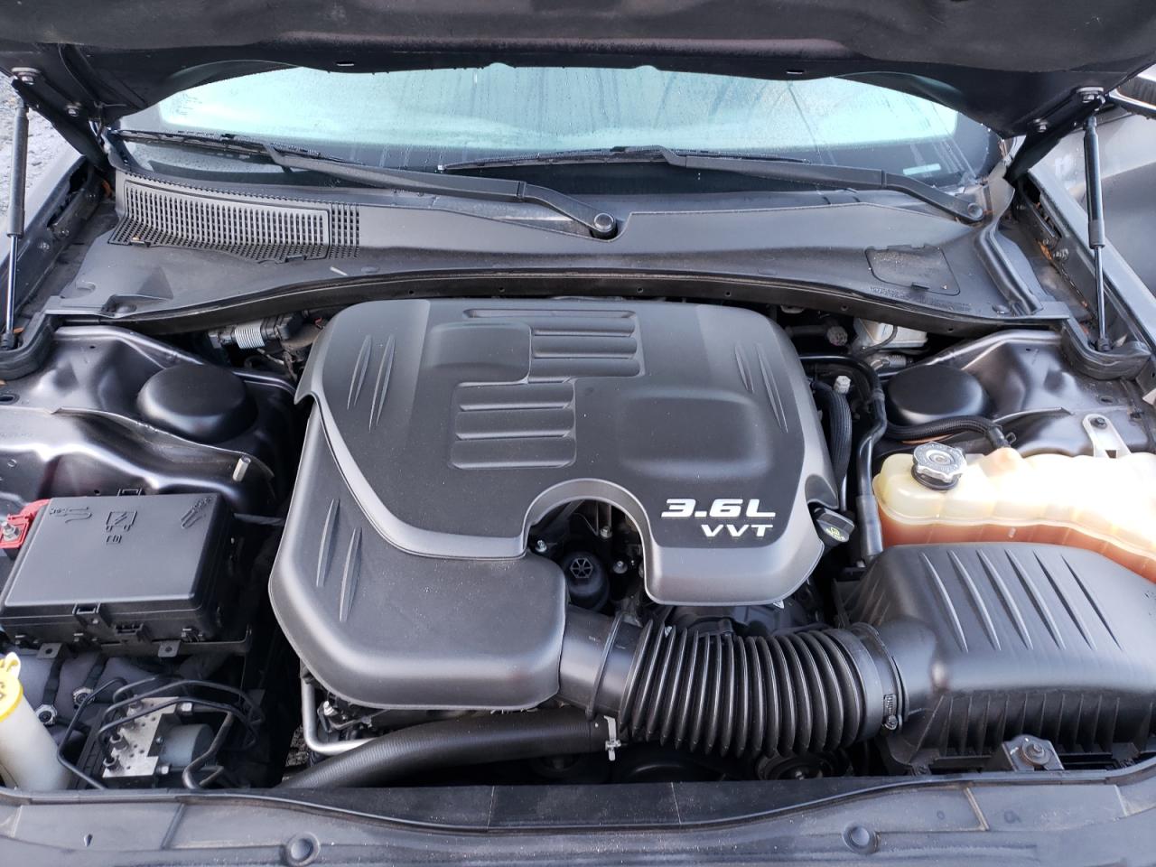 Photo 7 from auction – 2018 CHRYSLER 300 S with VIN 2C3CCABG6JH213945
