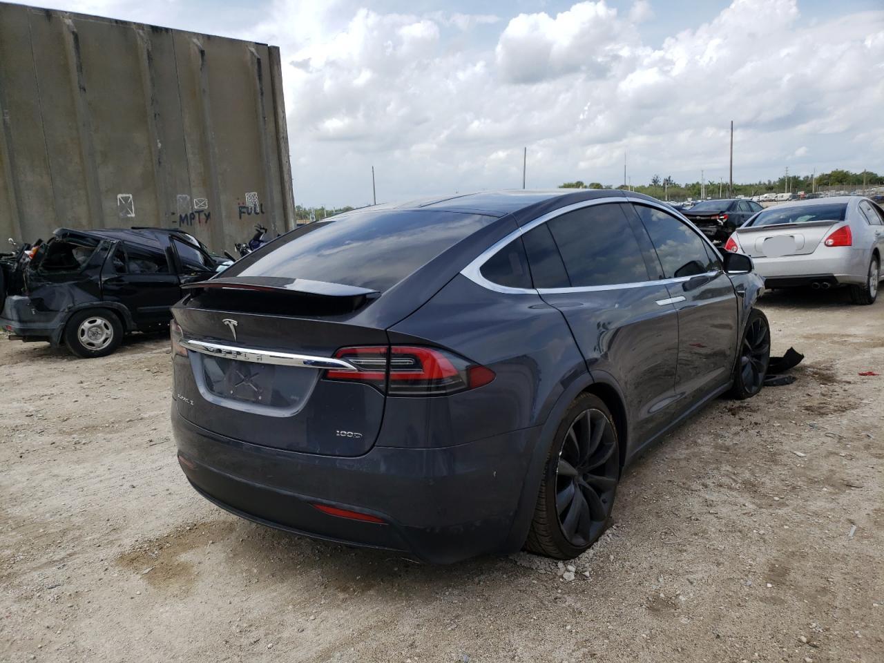 Photo 4 from auction – 2018 TESLA MODEL X with VIN 5YJXCBE2XJF138031
