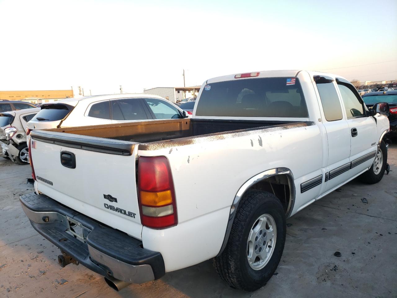 Photo 4 from auction – 2002 CHEVROLET SILVERADO with VIN 2GCEC19T121255716