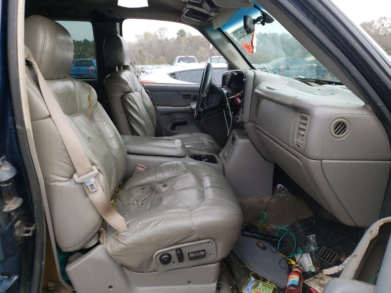 Photo 5 from auction – 2000 CHEVROLET SILVERADO with VIN 1GCEK19T8YE377547