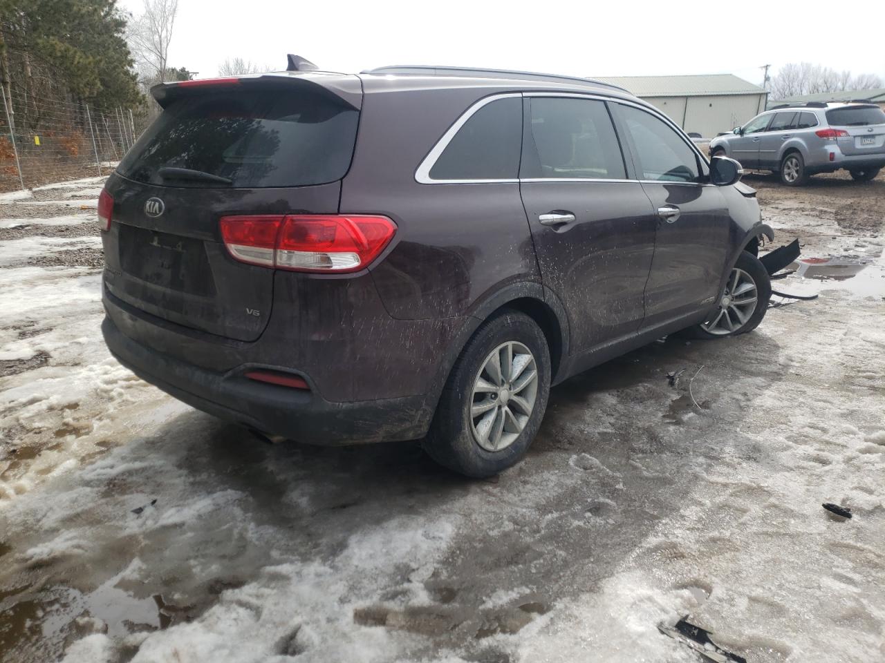 Photo 4 from auction – 2016 KIA SORENTO LX with VIN 5XYPGDA50GG059615