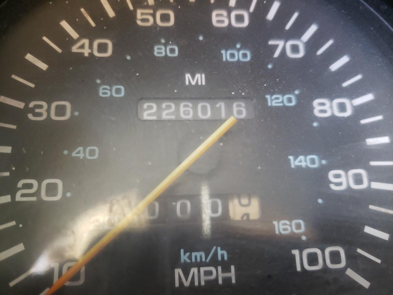 Photo 8 from auction – 1994 DODGE RAM WAGON with VIN 2B4HB15Y3RK547158