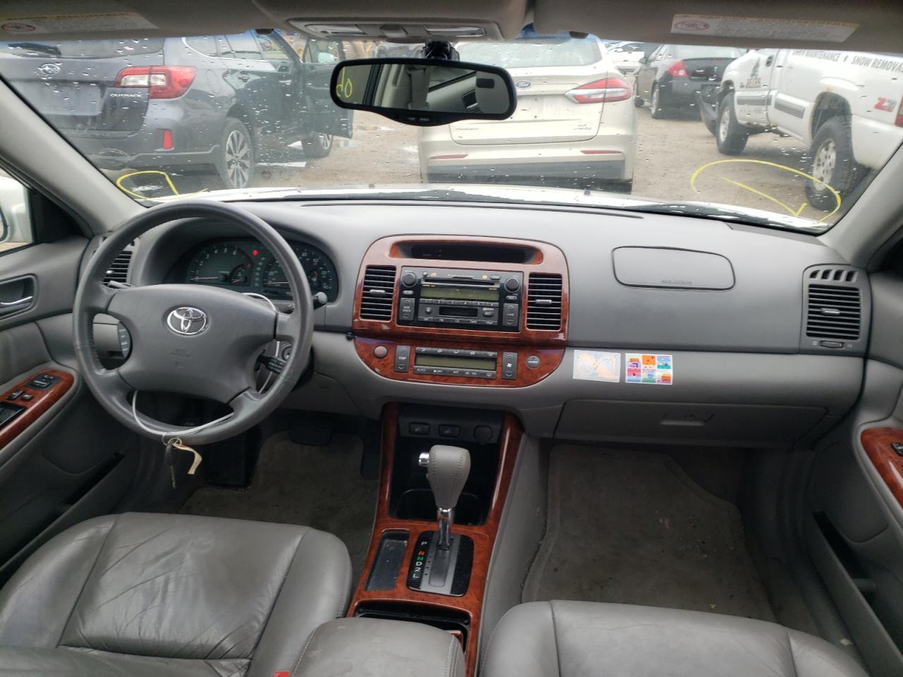 Photo 9 from auction – 2003 TOYOTA CAMRY LE with VIN 4T1BE30K23U752627