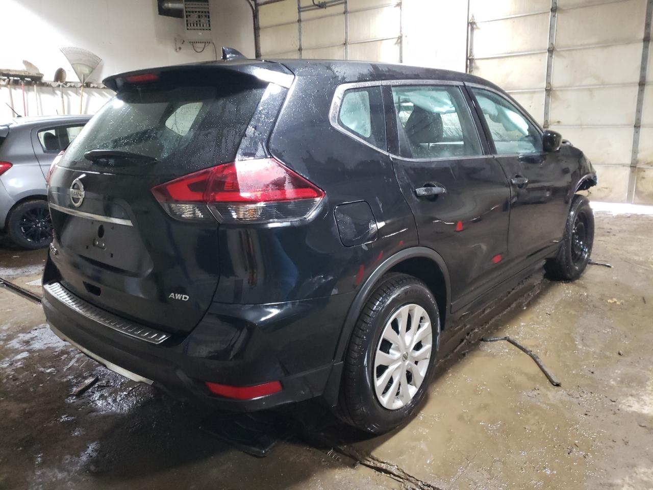 Photo 4 from auction – 2018 NISSAN ROGUE S with VIN KNMAT2MV4JP510261