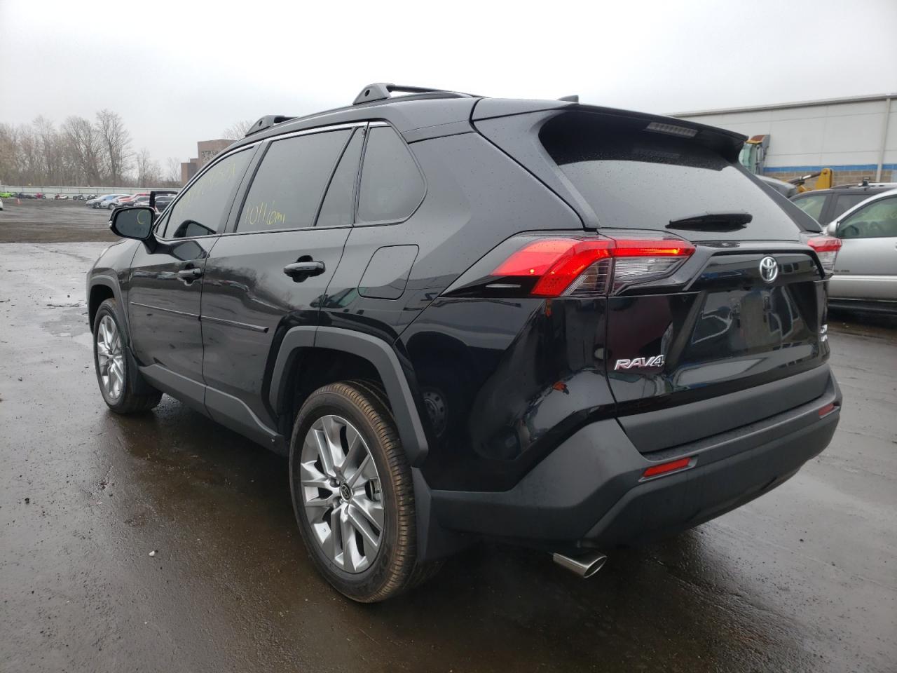 Photo 3 from auction – 2021 TOYOTA RAV4 XLE P with VIN 2T3A1RFV5MC210668
