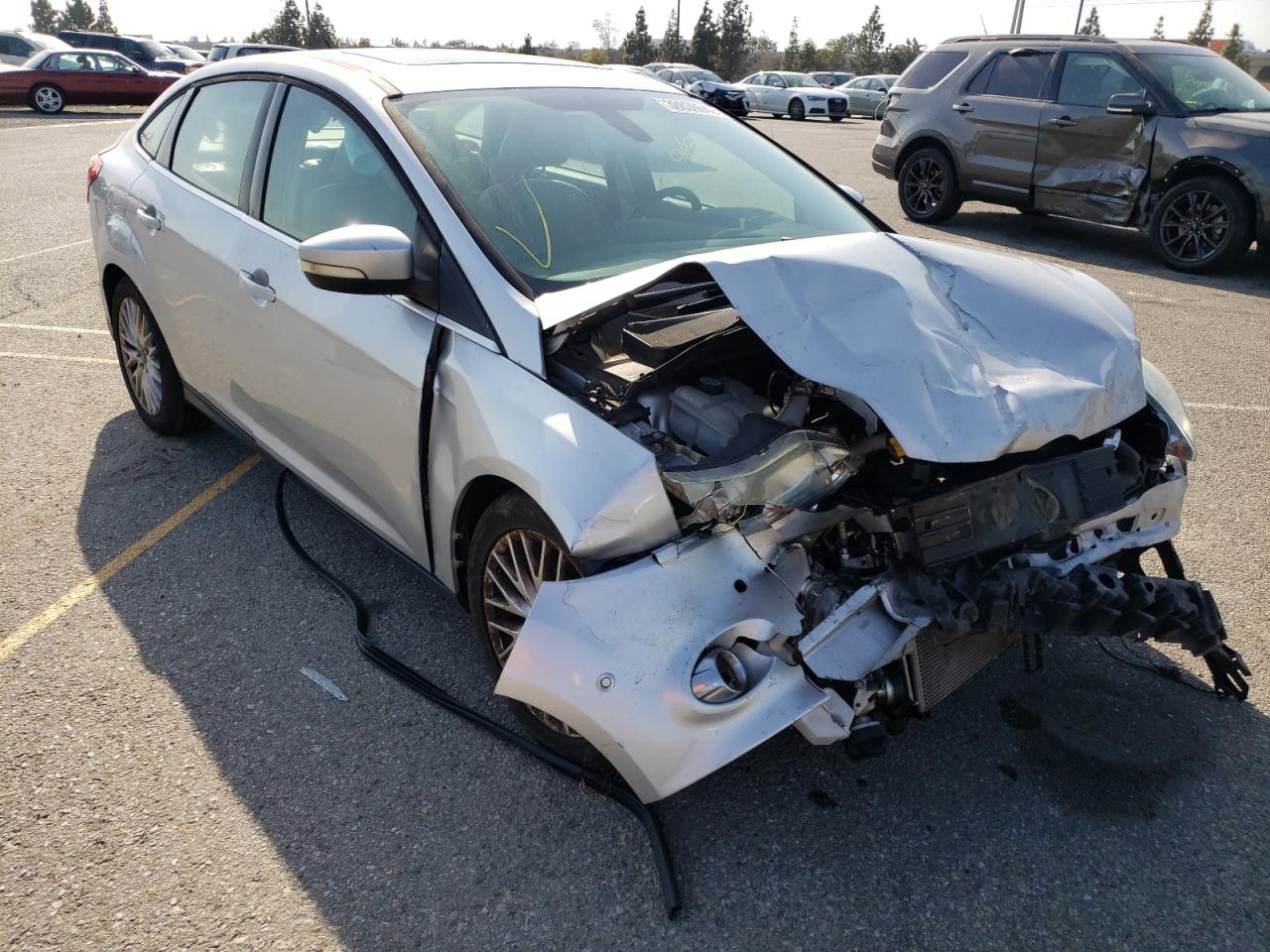 FORD FOCUS SEL 2012 مع رقم تعريف المركبة 1FAHP3H23CL386332 - صورة من المزاد