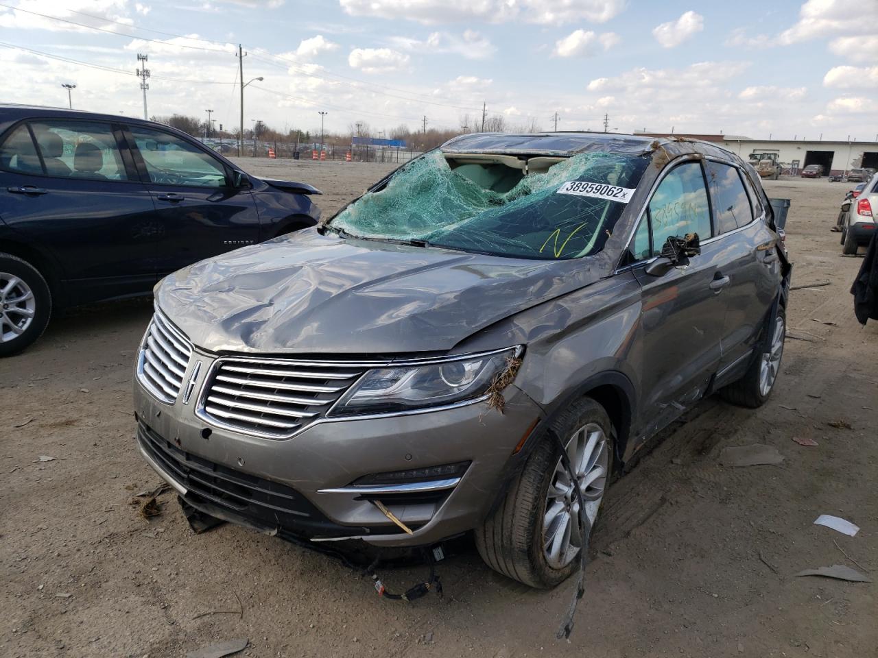 Photo 2 from auction – 2016 LINCOLN MKC RESERV with VIN 5LMCJ3C93GUJ01082