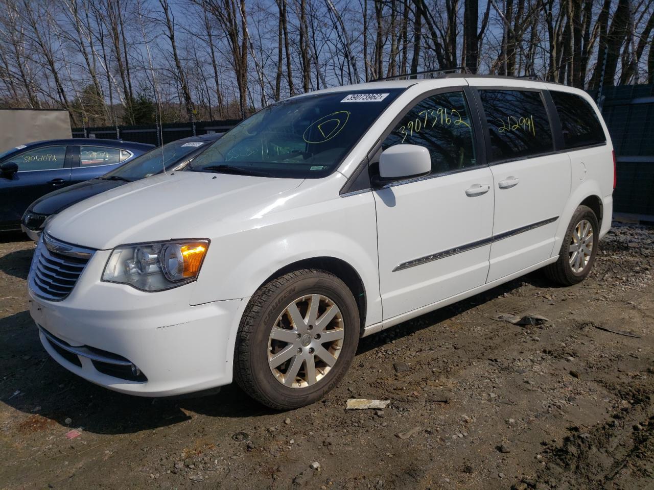 Photo 2 from auction – 2016 CHRYSLER TOWN & COU with VIN 2C4RC1BG7GR187137