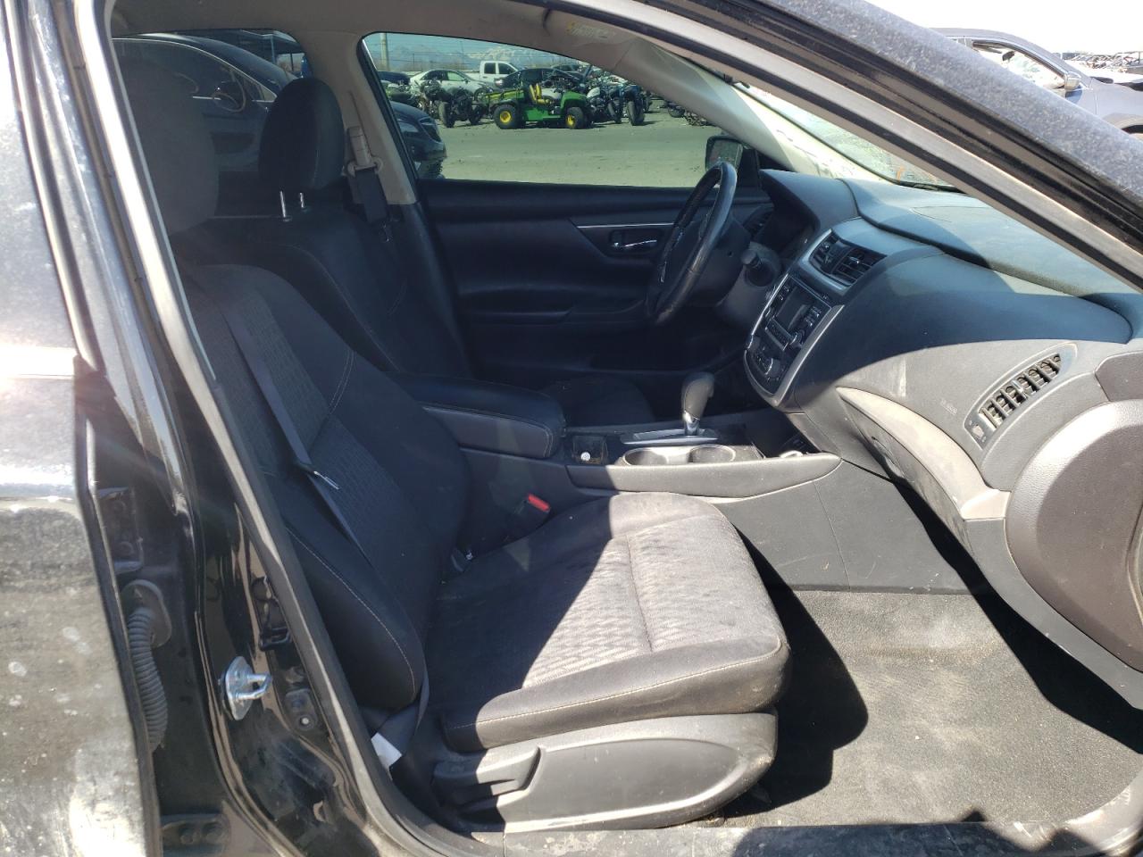 Photo 5 from auction – 2017 NISSAN ALTIMA 2.5 with VIN 1N4AL3AP4HC176560