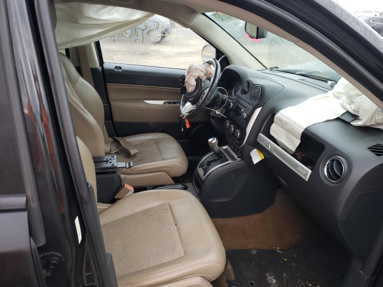 Photo 5 from auction – 2016 JEEP COMPASS LA with VIN 1C4NJCEA0GD665859