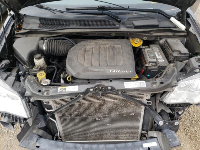 CHRYSLER TOWN & COU 2015 with VIN 2C4RC1BG7FR716049 - Photo from auction