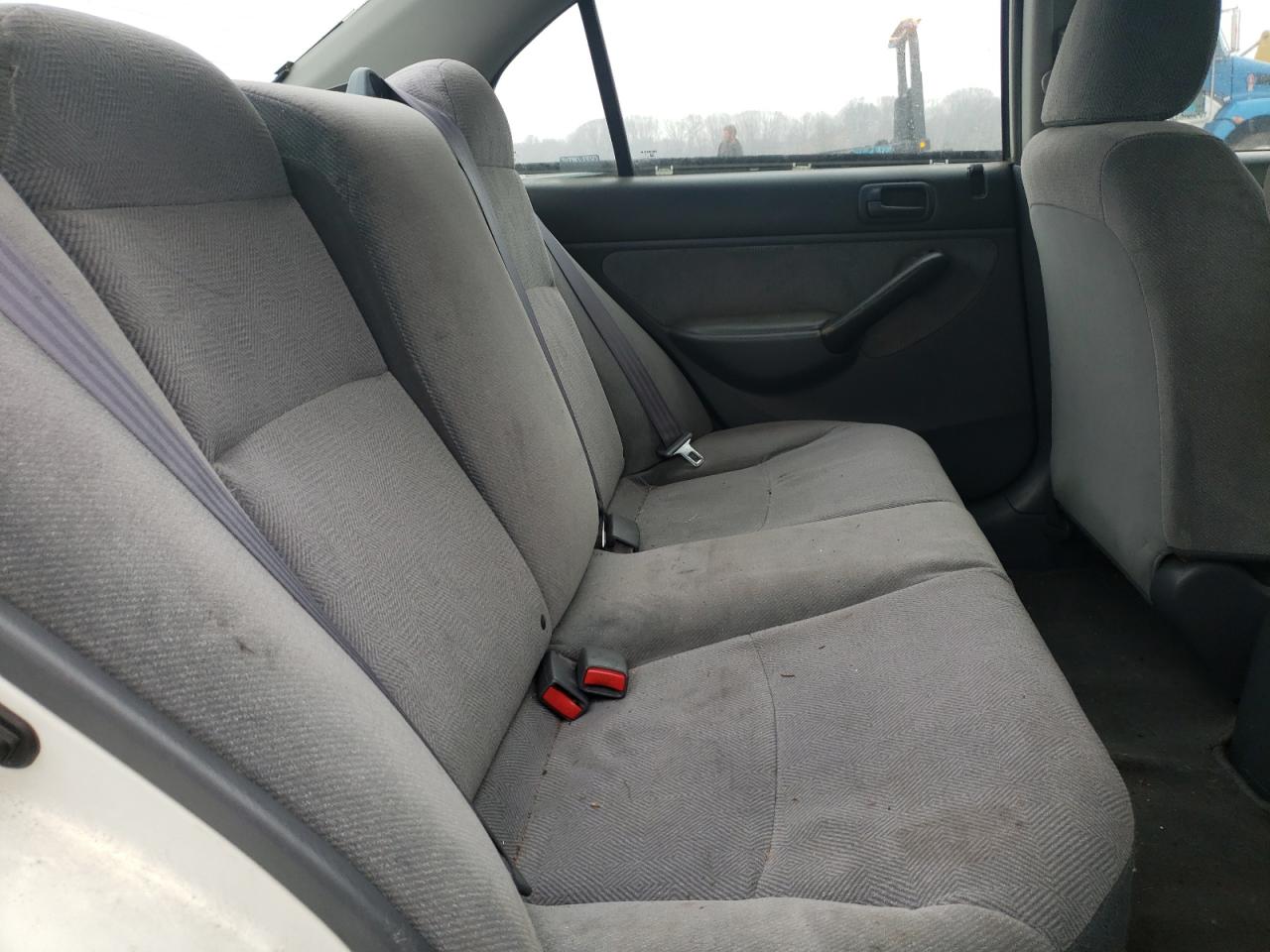 Photo 6 from auction – 2001 HONDA CIVIC LX with VIN 2HGES16581H563370