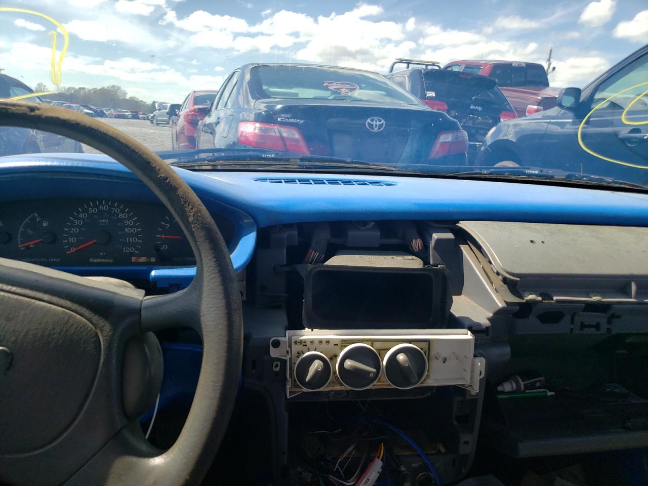 Photo 9 from auction – 1996 DODGE NEON with VIN 1B3ES27C2TD604563